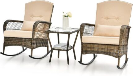 Salon de Jardin 3 Pièces pour 2 Personnes, 2 Fauteuils à Bascule en Rotin PE avec Table Basse en Verre Trempé, Coussins Rembourrés, Style Rustique