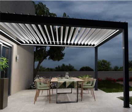 Pergola bioclimatique aluminium adossée gris anthracite lames parallèles 12,12m2